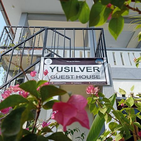Yusilver Guest House ลาบวนบาโจ ภายนอก รูปภาพ