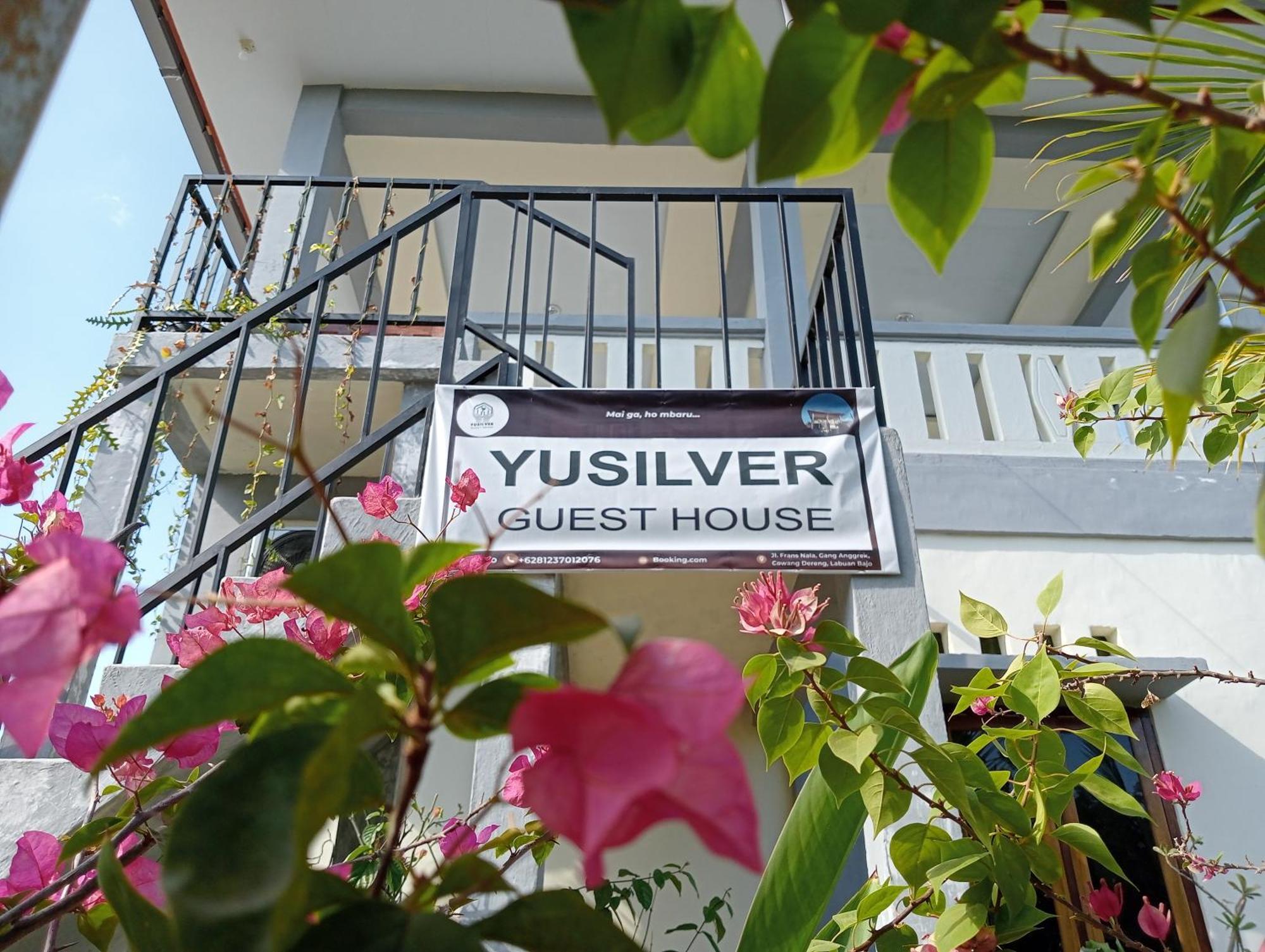 Yusilver Guest House ลาบวนบาโจ ภายนอก รูปภาพ