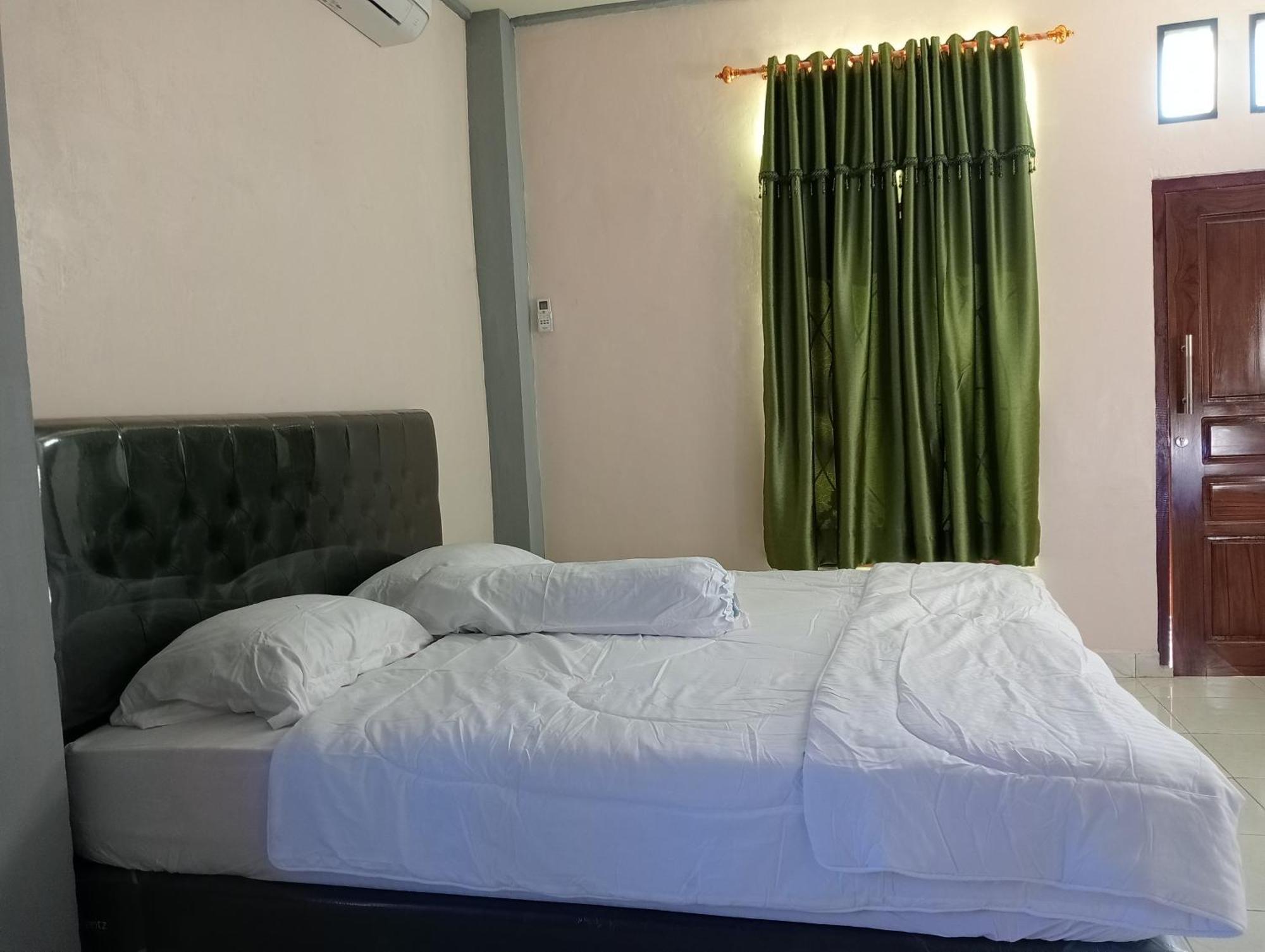 Yusilver Guest House ลาบวนบาโจ ภายนอก รูปภาพ