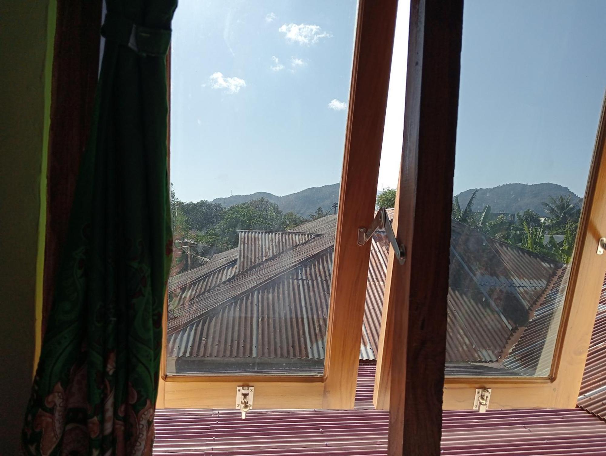 Yusilver Guest House ลาบวนบาโจ ภายนอก รูปภาพ