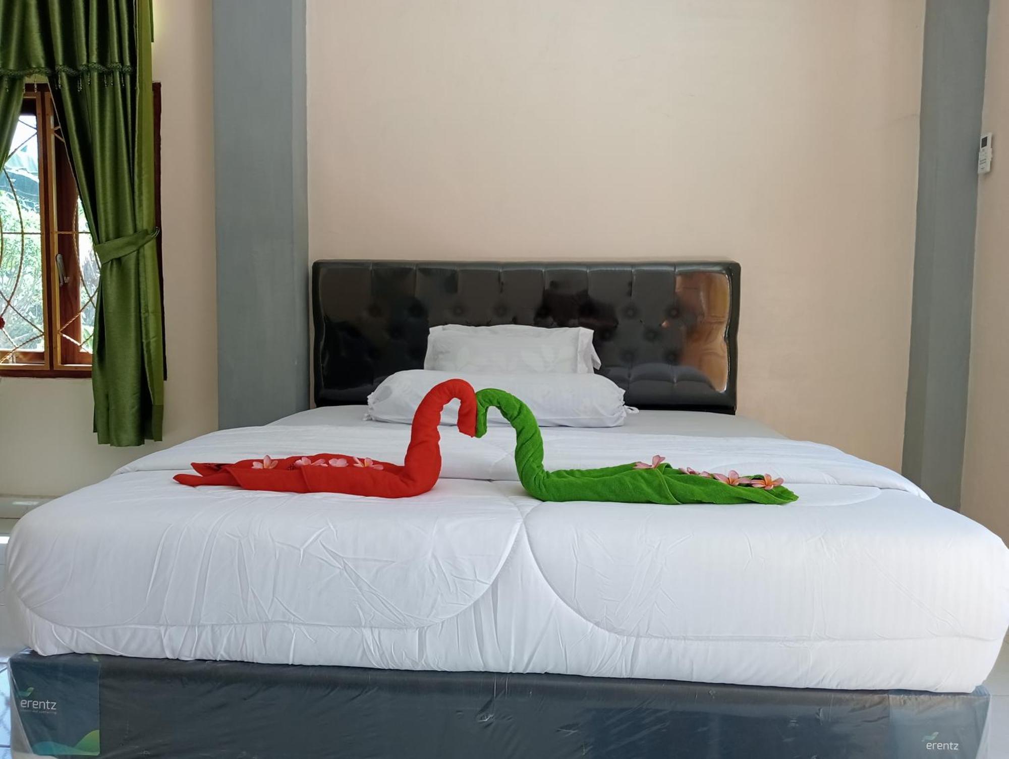 Yusilver Guest House ลาบวนบาโจ ภายนอก รูปภาพ